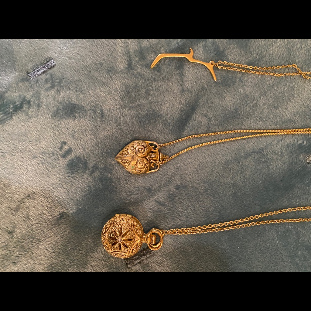 3 Vintage 80s Necklaces All Sold Together 40$